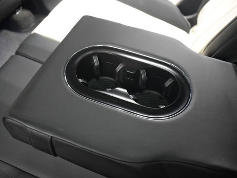 Certified 2024 Bentley Bentayga image 22