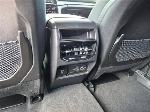Used 2023 Jeep Grand Cherokee Altitude AWD/4WD image 18