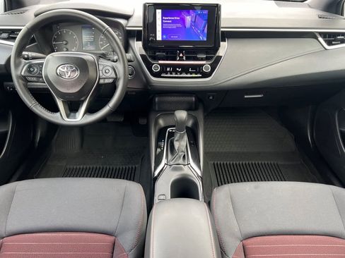 Certified 2025 Toyota Corolla SE image 3