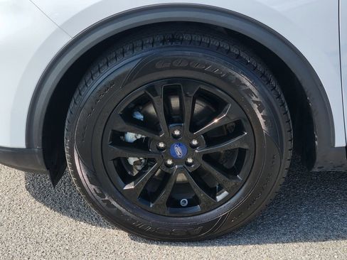 Used 2022 Ford Escape SE image 13