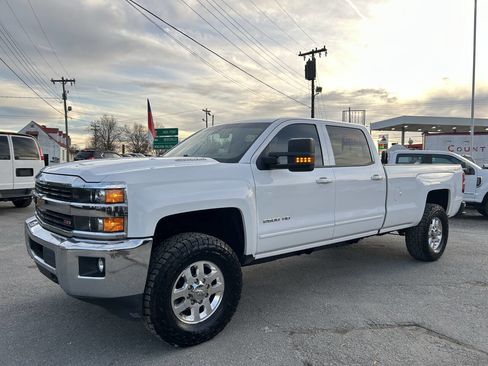 Used 2015 Chevrolet Silverado 2500 LT w/ Z71 Package, Off-Road image 2
