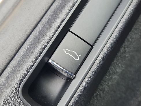 Used 2019 Porsche 718 Boxster S image 25