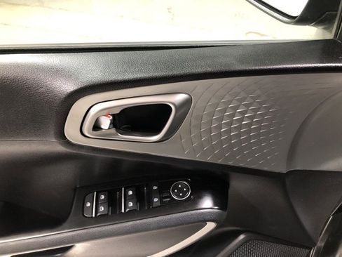 Used 2022 Kia Soul LX image 19