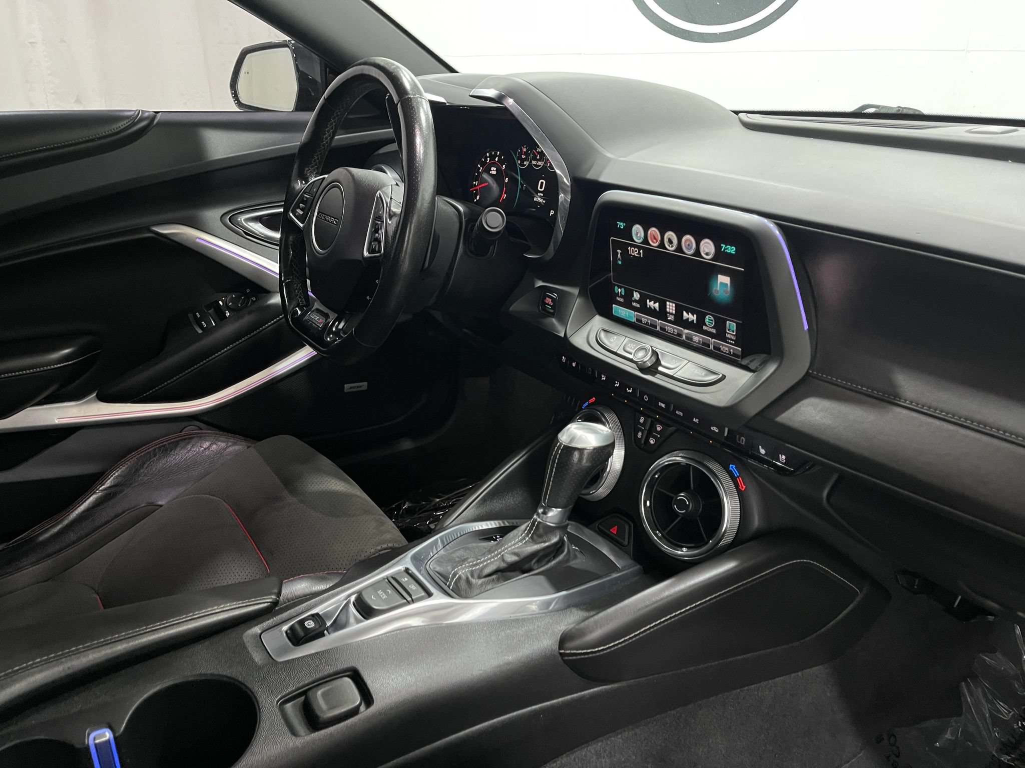 Used 2018 Chevrolet Camaro SS RWD image 17