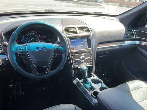 Used 2019 Ford Explorer Limited w/ Class III Trailer Tow Package FWD image 14