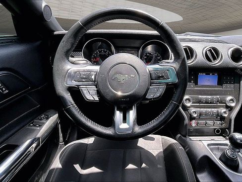 Used 2019 Ford Mustang Coupe RWD image 4