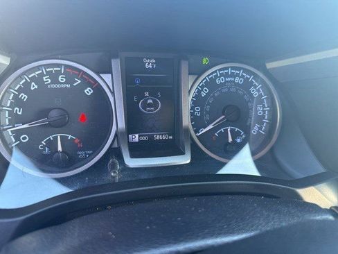 Used 2020 Toyota Tacoma Limited image 3