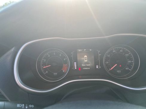 Used 2014 Jeep Cherokee Latitude w/ Comfort/Convenience Group AWD/4WD image 16