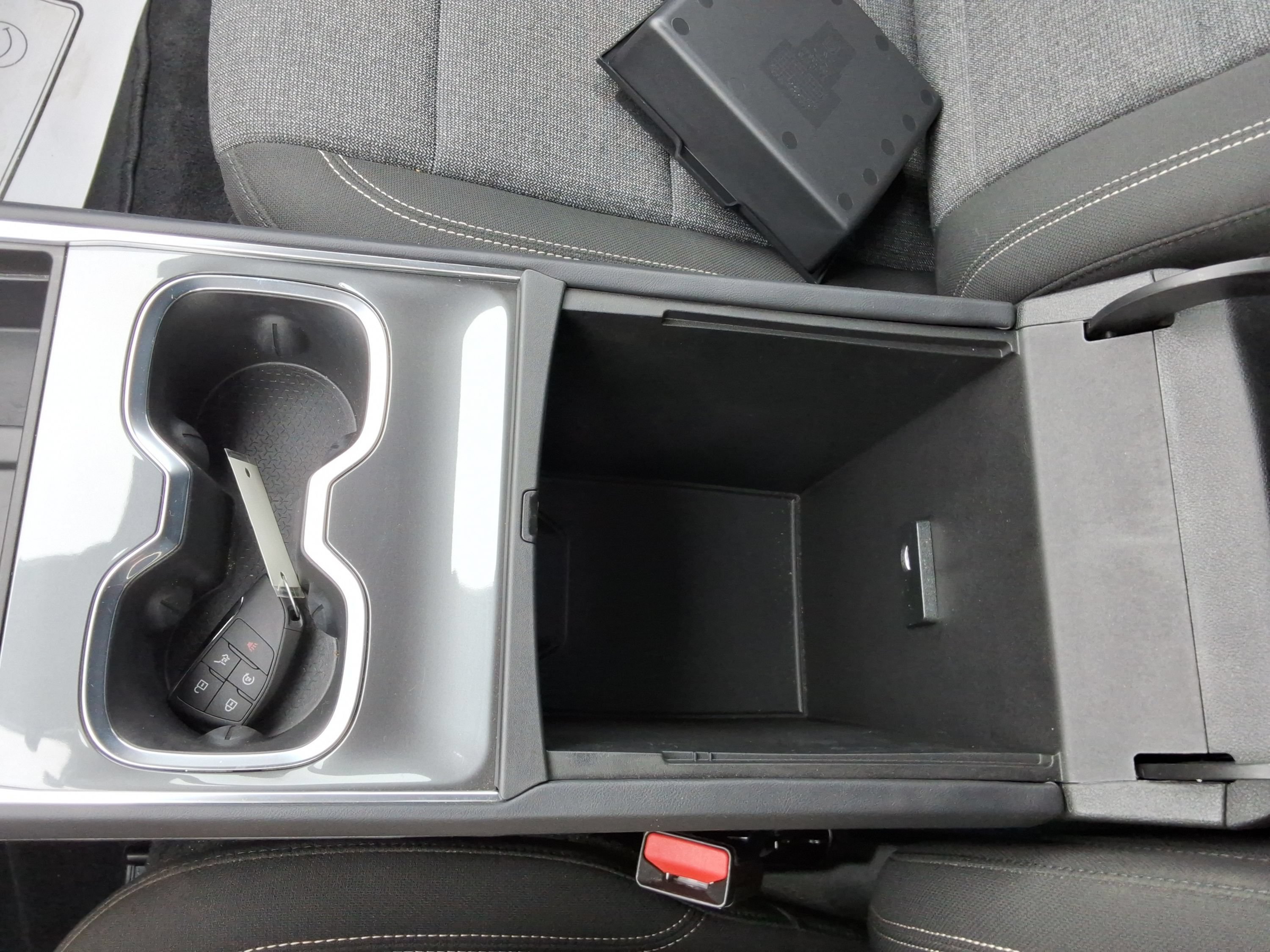 Used 2026 GMC Acadia Elevation FWD image 19