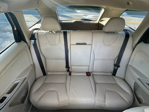 Used 2013 Volvo XC60 T6 AWD/4WD image 17