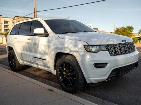 Used 2018 Jeep Grand Cherokee Altitude image 7