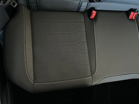 Used 2025 Volkswagen Taos SE image 37