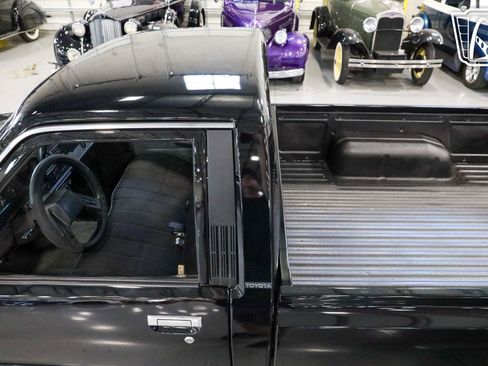 Used 1987 Toyota Pickup 2WD Regular Cab image 19