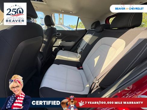 Used 2025 Hyundai Venue SEL FWD image 14