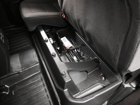 Used 2024 Chevrolet Colorado W/T w/ WT Convenience Package image 16