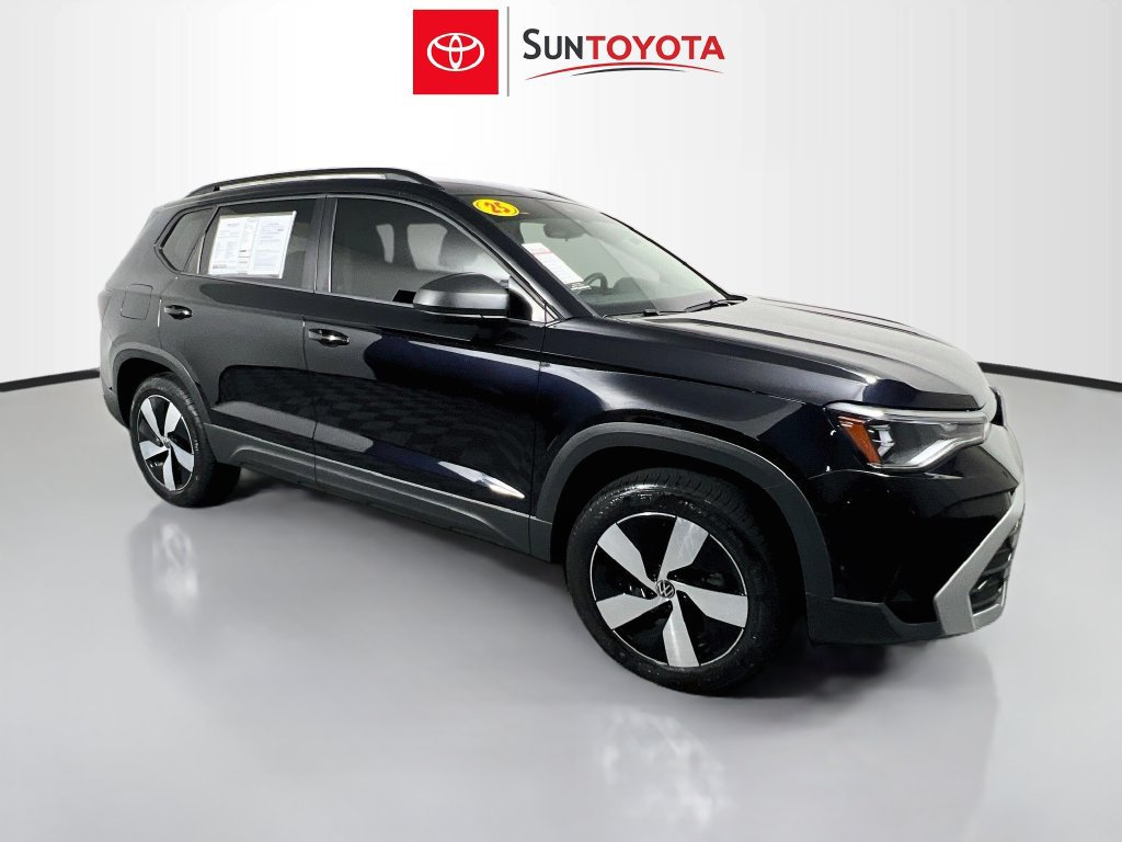 Used 2025 Volkswagen Taos S AWD/4WD image 1