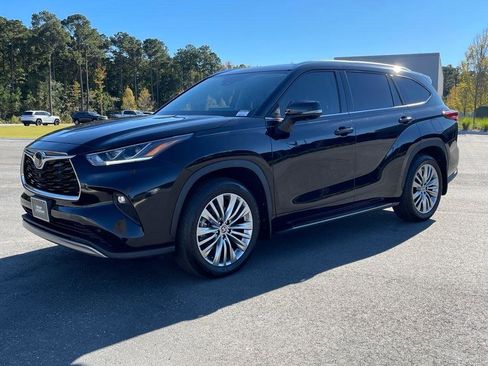 Used 2024 Toyota Highlander Platinum image 35