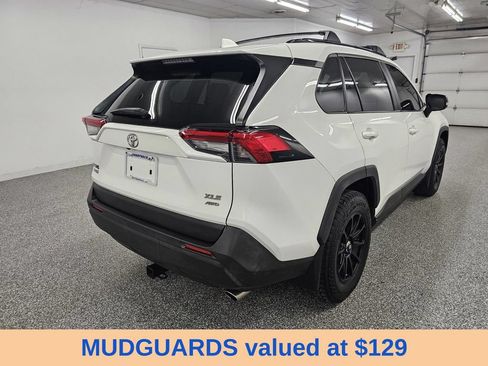 Used 2019 Toyota RAV4 XLE w/ All Weather Liner Package AWD/4WD image 4
