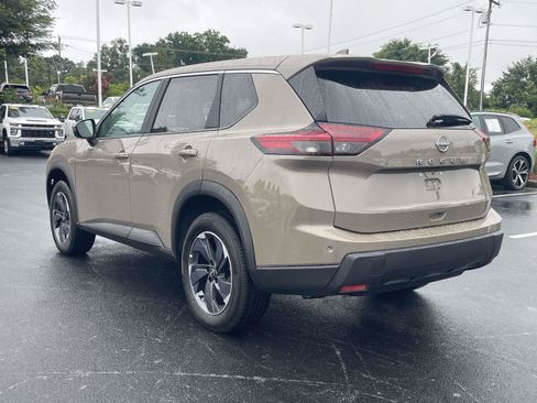 Used 2025 Nissan Rogue SV FWD image 5