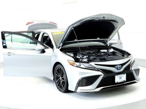 Used 2024 Toyota Camry XSE w/ Navigation Package FWD image 9