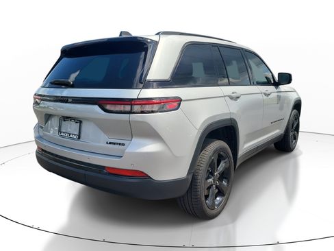 Used 2024 Jeep Grand Cherokee Limited w/ Black Appearance Package RWD image 4