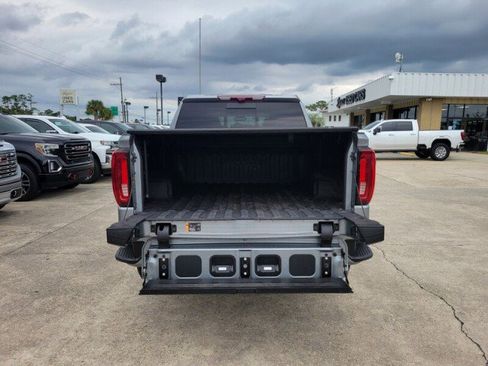 Used 2024 GMC Sierra 1500 AT4 w/ Technology Package image 8