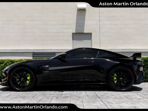 Used 2023 Aston Martin V8 Vantage Coupe RWD image 38