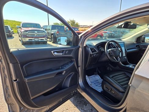 Used 2022 Ford Edge SEL AWD/4WD image 11