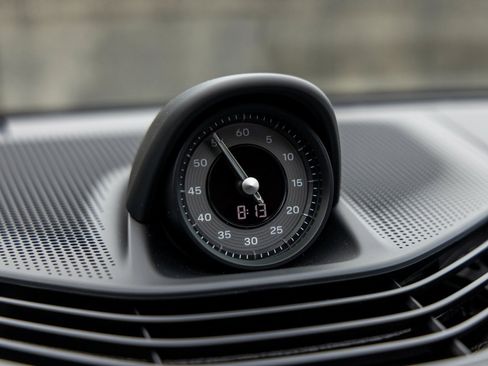 New 2025 Porsche Taycan 4S image 30