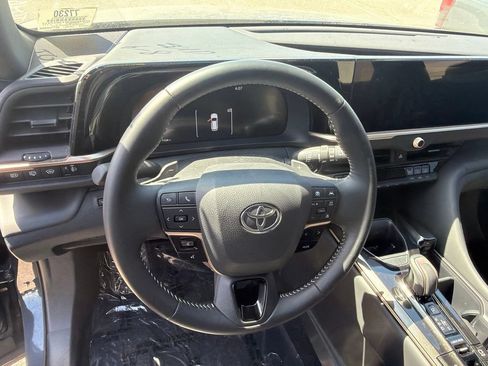 Used 2026 Toyota Crown Signia AWD/4WD image 12