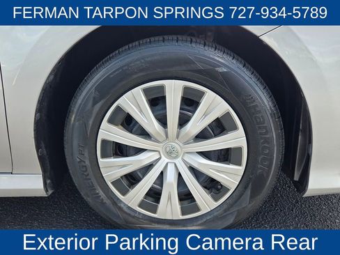 Used 2020 Toyota Camry LE image 12