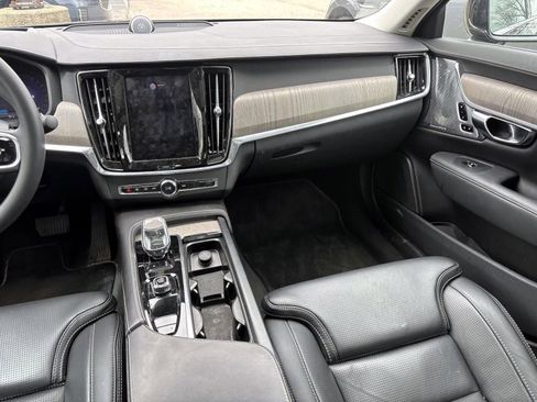 Used 2023 Volvo S90 B6 Ultimate w/ Lounge Package image 29