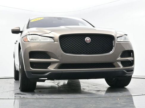 Used 2017 Jaguar F-PACE Premium image 47
