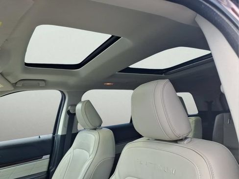 Used 2018 Ford Explorer Platinum AWD/4WD image 19