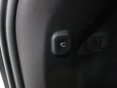 Used 2019 Jeep Cherokee Limited AWD/4WD image 14