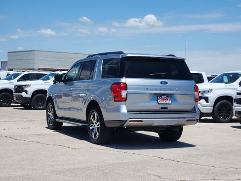 Used 2022 Ford Expedition XLT RWD image 5