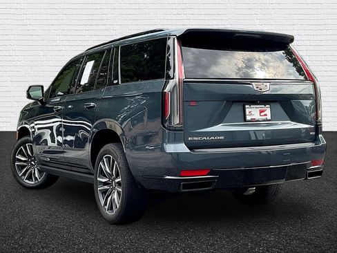 Used 2021 Cadillac Escalade Sport w/ Driver Assist Tech Package AWD/4WD image 4