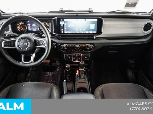 Used 2025 Jeep Wrangler Unlimited Sahara AWD/4WD image 22
