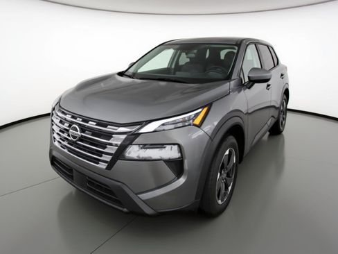 Used 2025 Nissan Rogue SV image 3