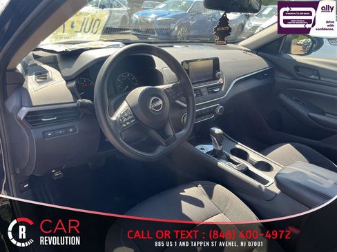 Used 2024 Nissan Altima 2.5 S FWD image 14