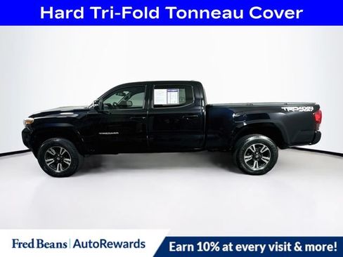 Used 2019 Toyota Tacoma TRD Sport AWD/4WD image 5