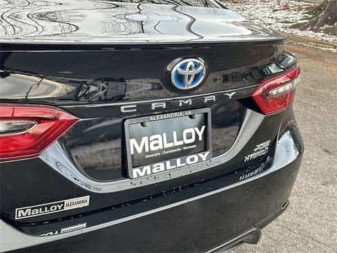 Used 2022 Toyota Camry XSE image 7