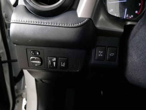 Used 2018 Toyota RAV4 XLE AWD/4WD image 26
