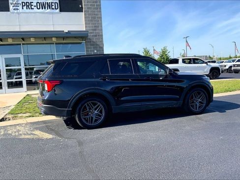 Used 2025 Ford Explorer ST w/ Sun And Sound Package AWD/4WD image 6