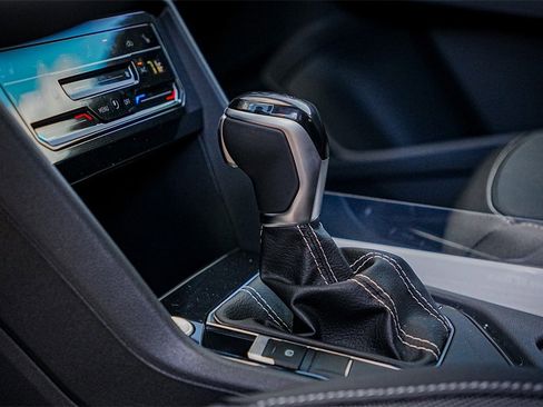 New 2025 Volkswagen Taos SE image 12