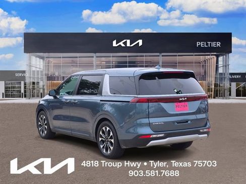 Certified 2024 Kia Carnival EX FWD image 4
