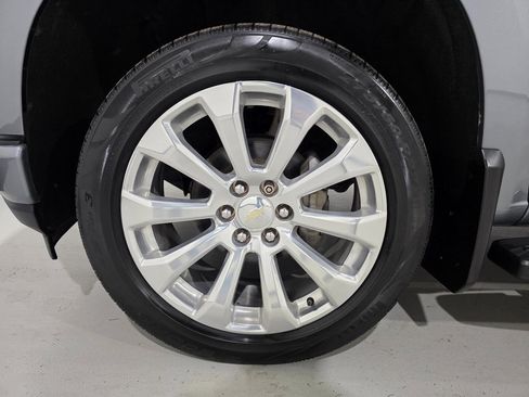 Used 2019 Chevrolet Silverado 1500 High Country image 8