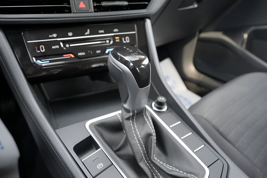 Used 2025 Volkswagen Jetta S FWD image 29