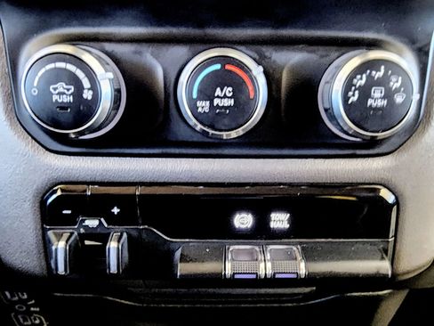 Used 2019 RAM 2500 Big Horn AWD/4WD image 28
