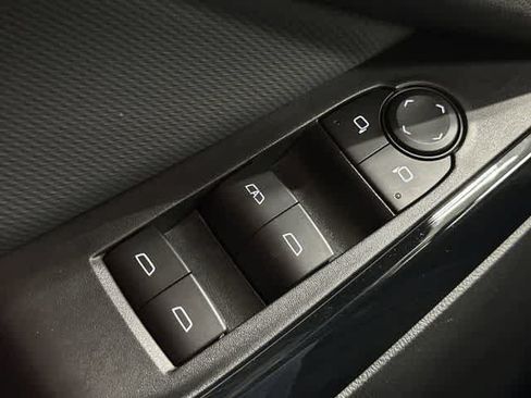 Used 2026 Chevrolet Equinox LT FWD image 20